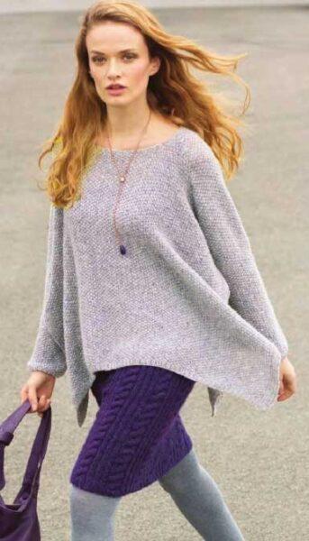Вязание для женщин Светло-серый пуловер - пончо и лиловая юбка спицами