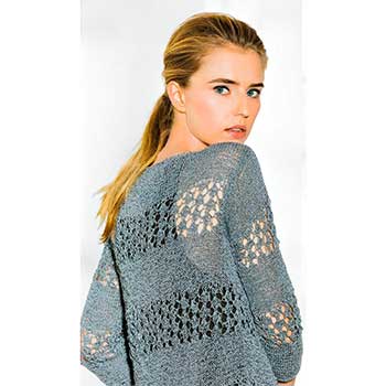 Вязание для женщин. Пуловер с ажурными полосками спицами