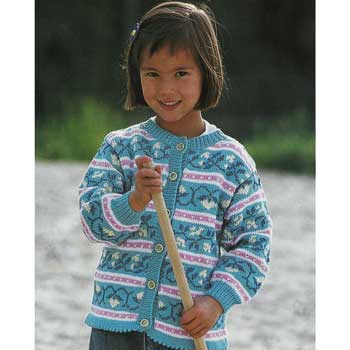 Вязание для детей. Бирюзовый жакет спицами с жаккардовыми полосами