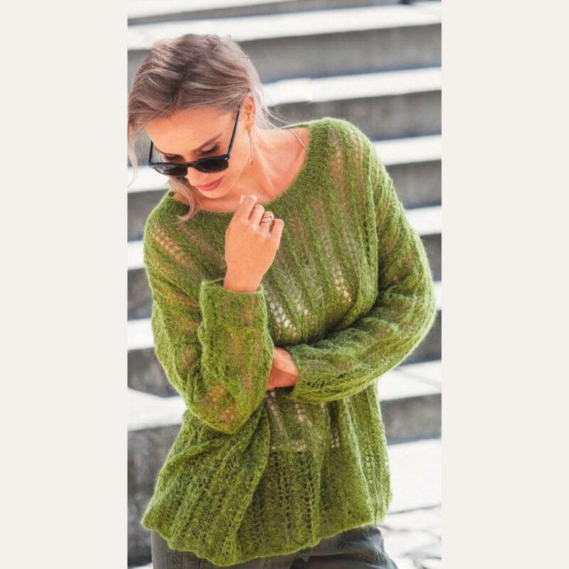 Вязание для женщин. Зеленый пуловер «оверсайз» спицами