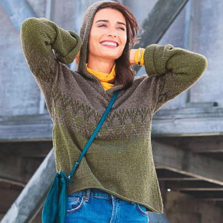 Вязание для женщин. Пуловер с жаккардовым узором спицами