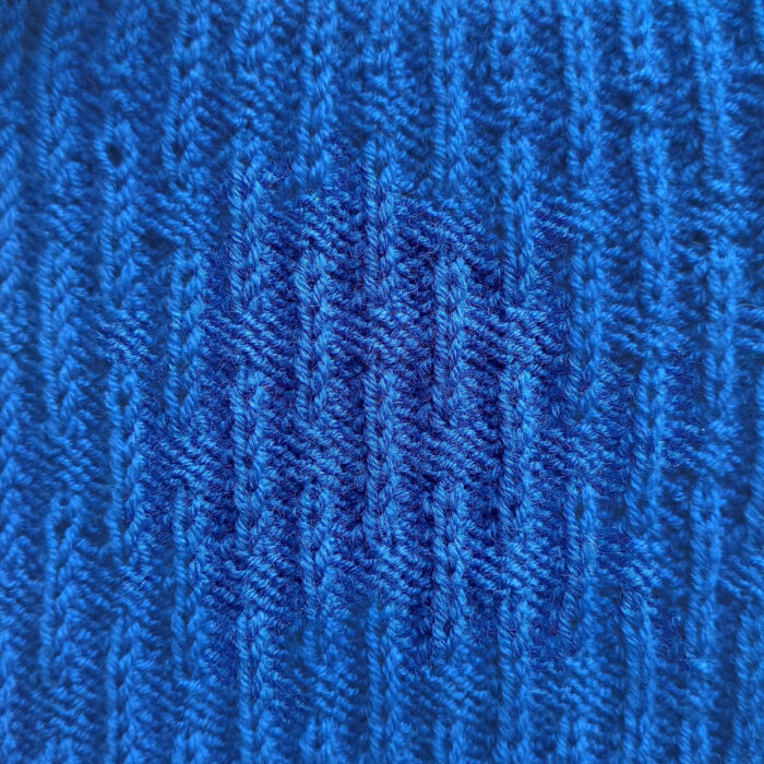 Рельефный узор спицами для палантина, шарфа, пуловера со схемой