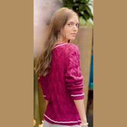 Вязание для женщин. Ажурный пуловер спицами цвета фуксии с описанием и схемой